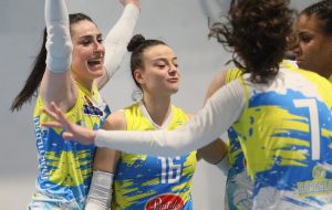La Pantaleo Podio Volley Fasano dopo una strepitosa rimonta cede al tie-break alle abruzzesi dell’Altino