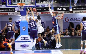 Il finale condanna Brindisi, la tripla di tabella di Pullen consegna la vittoria a Napoli