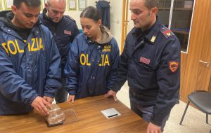 A bordo di una panda con un Kg di hashish: arrestata coppia di Brindisi