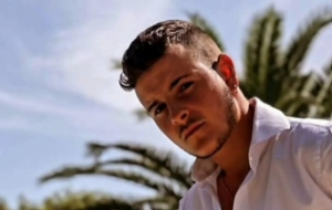 Destino crudele: morto in un incidente stradale il giovane sopravvissuto a una tragedia simile due anni fa
