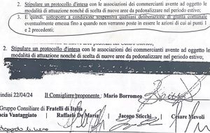 Il mistero della mozione tagliata: nuove tensioni politiche nella maggioranza al Comune di Brindisi
