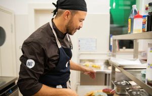 Juan Camilo Zuluega Tordecilla, chef del ristorante Raiz di San Vito dei Normanni, racconta la sua vita su Rai Storia