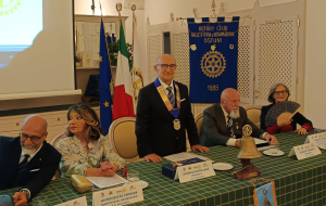Scambio consegne al Rotary Club di Ostuni