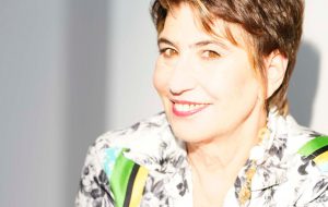 Serena Dandini chiude la 29esima edizione di “Un’emozione chiamata libro”