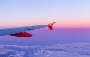 easyJet lancia le rotte Brindisi-Lione e Bari-Lione