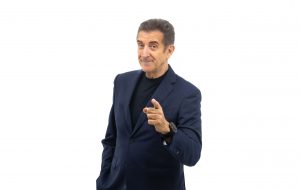 Una vita sullo schermo: Lunedì 19 agosto Ezio Greggio in piazza Libertà
