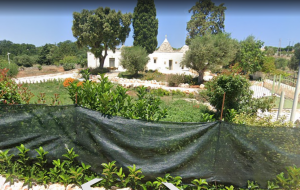 Esplosione in un trullo: crolla la cupola, una persona intrappolata sotto le macerie