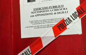 Ristorazione senza autorizzazione: nuovo sequestro a nota attività del quartiere Sant’Elia