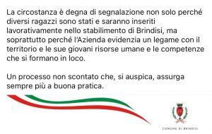 Esaltazione di un’azienda privata su Facebook: bufera sul post del Comune