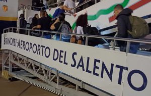 Caro voli, Confesercenti Brindisi: “Un danno per le famiglie, un danno per il commercio”