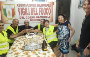 Gli auguri di buon compleanno allo storico pompiere di Brindisi: Giuseppe Pinto compie 99 anni