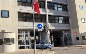 In casa 32 grammi di coca e 24 di fumo: arrestato 21ene