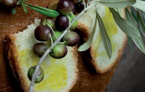 Domenica 1 dicembre a Cisternino AIFO celebra l’olio EVO