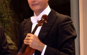 Rodolfo Bonucci dirige l’Orchestra d’Archi del Teatro Petruzzelli al Teatro Comunale di Mesagne