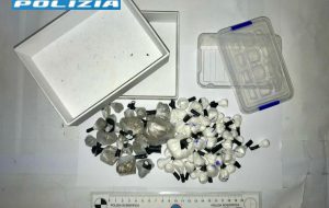 Trovata in possesso di cocaina ed eroina già confezionata: arrestata donna di Oria