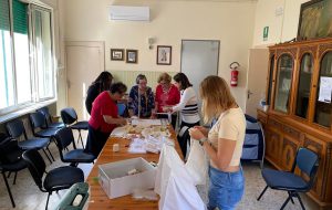 Laboratorio di Sartoria Solidale “Casa di Zaccheo”: si realizzano stupende vesti battesimali