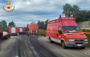 Brindisi, terminato l’intervento dei Vigili del Fuoco nel deposito di rifiuti della zona industriale