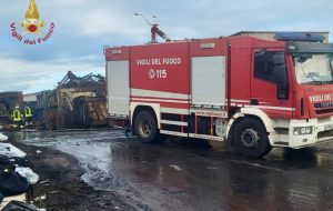Conclusa l’emergenza incendio alla Zona Industriale di Brindisi: revocate le ordinanze