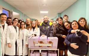 La Protezione civile di Villa Castelli dona dei panettoni all’Oncologia del Camberlingo