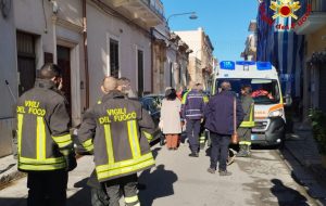 Incendio in abitazione a San Vito: uomo tratto in salvo dai Vigili del Fuoco