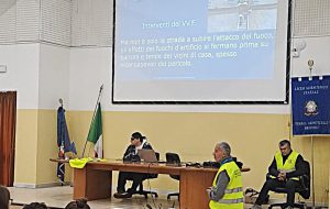 Continua il tour nelle scuole con la campagna “Botti Sicuri” con l’Associazione Nazionale dei Vigili del Fuoco di Brindisi