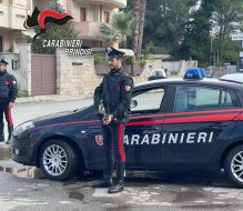 I Carabinieri catturano il latitante Martino Barletta. Il blitz scatta durante un banchetto in villa con altri pregiudicati.