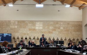 Via libera dal Consiglio Comunale agli espropri per i parcheggi di Palazzetto e Stadio