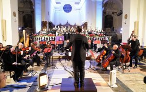 Armonie sotto l’albero: sabato il concerto di Natale del  Coro Polifonico Arcivescovile “San Leucio”