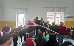 La Cooperativa San Bernardo dona all’AIPD di Brindisi una scala per la deambulazione dei giovani ragazzi del centro.