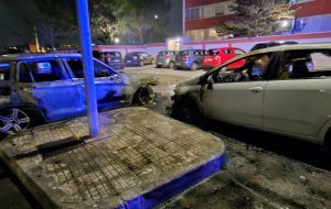 Incendio auto a Bozzano: due veicoli coinvolti