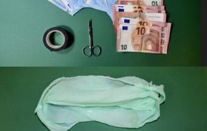 A casa 90 grammi tra cocaina, hashish e marijuana: arrestato 42enne