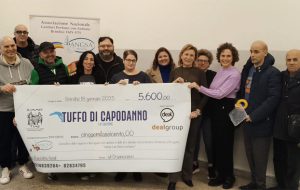 Tuffo di capodanno Brindisi 2025: Consegnati €5.600 della Raccolta Fondi ad Angsa Brindisi per il Progetto “Home Lab – Visioni inclusive”