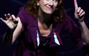 Venerdì 24 gennaio Angela Finocchiaro in scena al Teatro Italia con “Il calamaro gigante”