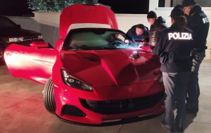 Controlli interforze a Ceglie Messapica: sequestrata Ferrari con telaio contraffatto