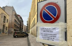 Brindisi, per quasi due mesi non si potrà parcheggiare in parte della Zona Rossa: residenti e commercianti ancora sul piede di guerra