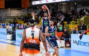 Serata nera per la Dinamo Brindisi: la Viola Reggio Calabria dilaga al PalaCalafiore