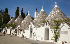 Capitale pugliese della Cultura 2026: è giallo dopo l’annuncio di Alberobello, ma dalla Regione nessun atto ufficiale