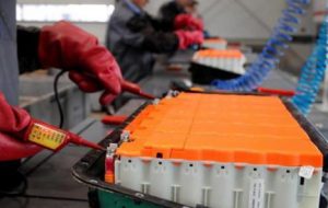 Cobas: “la fabbrica di batterie scompare dai piani dell’Enel e ricompare in quelli di Eni con minori garanzie”