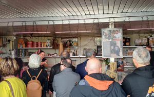 Brindisi risponde con il cuore: affluenza straordinaria di cittadini ed istituzioni per sostenere Pietro Perchinenna dopo l’incendio