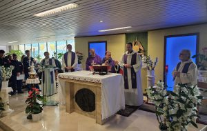 Ospedale Perrino, celebrazione della messa per la Pasqua e scambio degli auguri