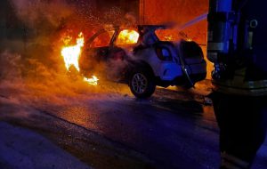Tuturano, seconda auto in fiamme in pochi giorni: cresce l’allarme