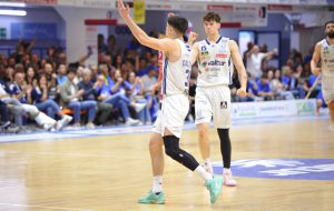 Ultimo quarto da antologia: Brindisi porta la serie a gara cinque