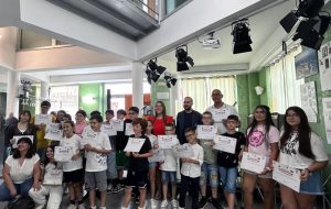 Il Lab Creation di Mesagne celebra il successo dei corsi di inglese: 35 studenti “spiccano il volo” verso nuove opportunità