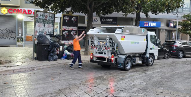 Tecknoservice in campo: servizi attivi dalle 4 del mattino con pulizia straordinaria in centro e sul litorale