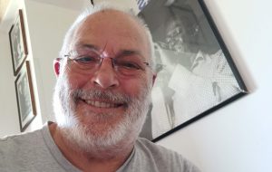 Addio a Salvatore “Cico” Cocciolo, artista e amico: se ne va un pezzo di Brindisi