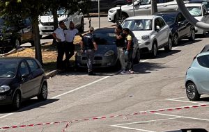 ULTIMA ORA: Accoltellamento nel parcheggio dell’ospedale Perrino. Sul posto la Polizia Scientifica