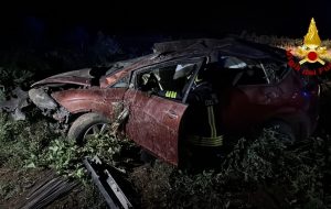 Incidente sulla SP86: auto fuori strada, 29enne in ospedale