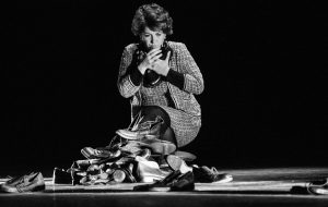 Meridiani Perduti Teatro trionfa al Festival di Resistenza con La Stanza di Agnese