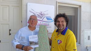 Marco Greco e brundisium.net  consegnano uno strumento musicale alla Comunità Futura di Latiano