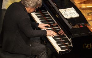 Mercoledì 16 luglio Remo Anzovino ospite di Piano Lab a Ostuni, nel chiostro di San Francesco